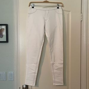 HUE Stretch White Jean Style Leggings, NWT, Size L